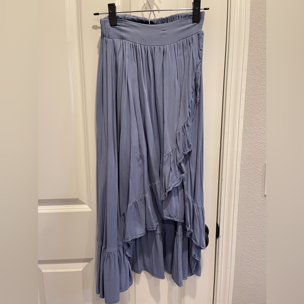 Ruffled long skirt